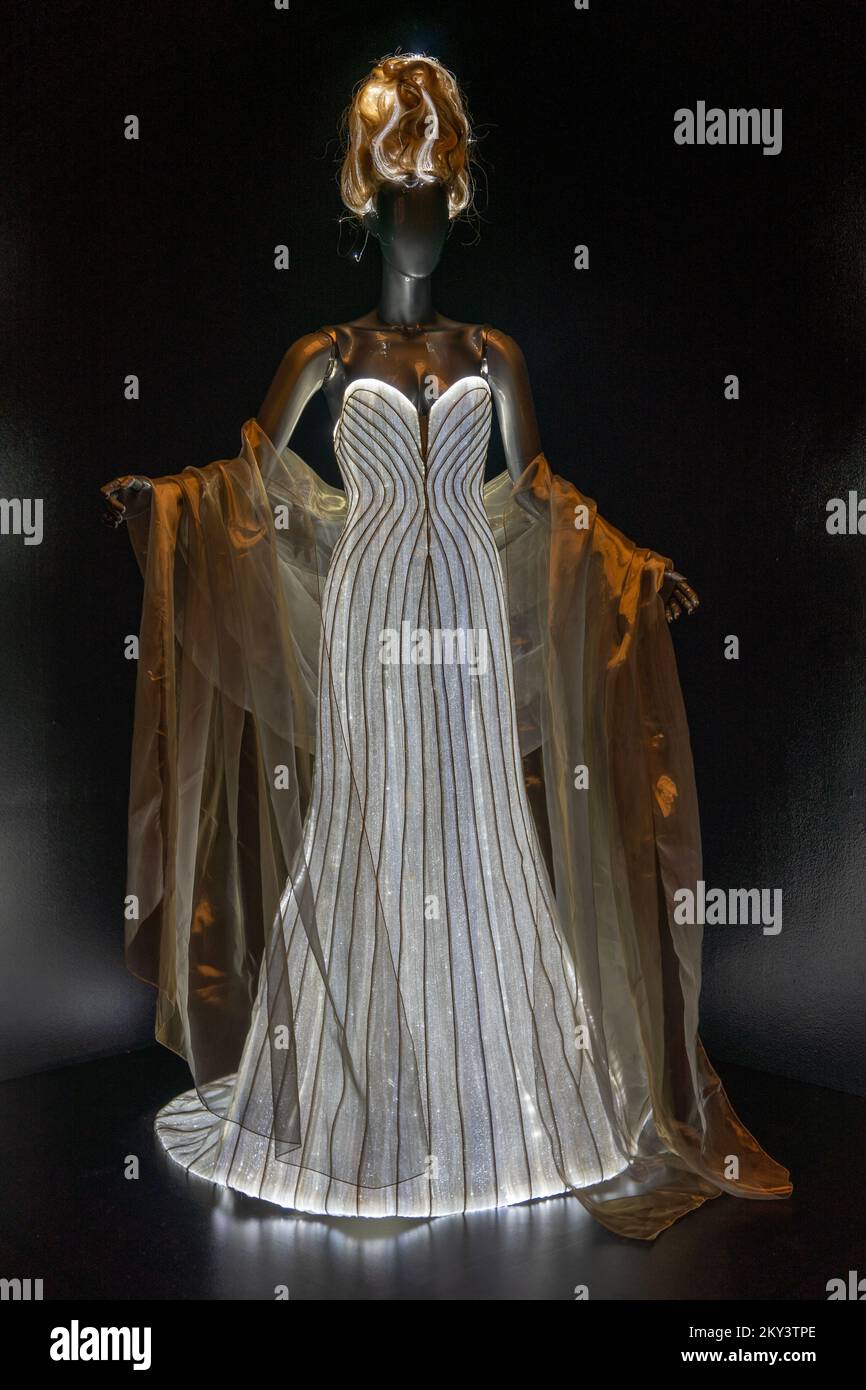 thierry mugler gold dress Zapakasa Women Sparkly Golden Short Corset Homecoming Dress with Lace  Spaghetti Straps Satin Tight Cocktail Dress main image 0