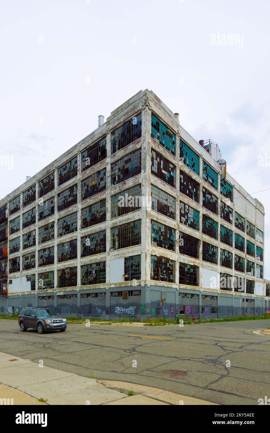 The abandoned Fisher Body Plant # 21 in Detroit, Michigan, is situated in  the now largely derelict Piquette Avenue Industrial Historic District Stock  Photo - Alamy