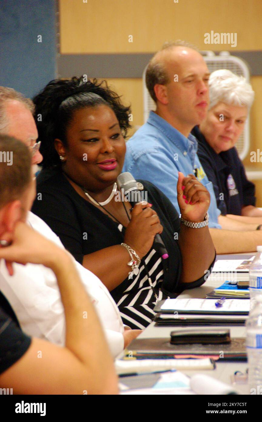 Oklahoma City, Okla., July 24, 2013   Staff members from Oklahoma's seven Congressional offices listen to Mechelle Jaggers, reflect on the State and FEMA partnership after the May tornadoes. Dominick Biocchi/FEMA. Oklahoma City, Okla. July 25, 2013 -- Staff members from Oklahoma's seven Congressional offices listen to Michelle Jaggers, reflect on the State and FEMA partnership after the May tornadoes.   Dominick Biocchi/FEMA. Photographs Relating to Disasters and Emergency Management Programs, Activities, and Officials Stock Photo