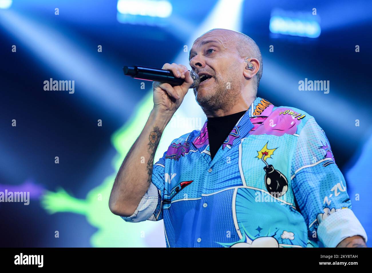 Max Pezzali Performs Live On Stage During The Max30 Nei Palasport 2022 ...