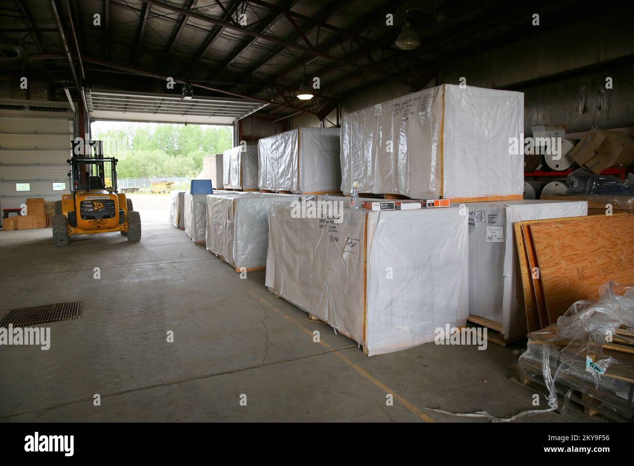 Moving the building supplies hires stock photography and images Alamy