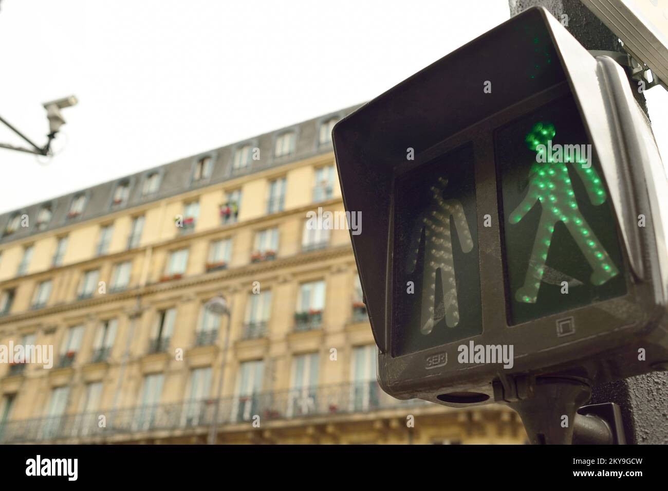 close up shot of green light of traffic signal Stock Photo - Alamy