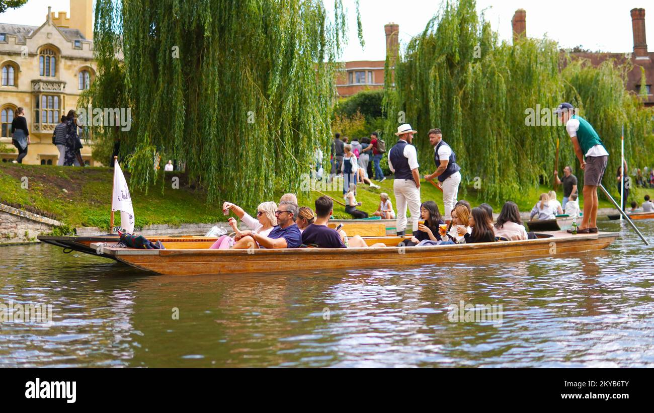 Tourists On Punt Boats On River Cam in Cambridge, England, UK Stock Photo
