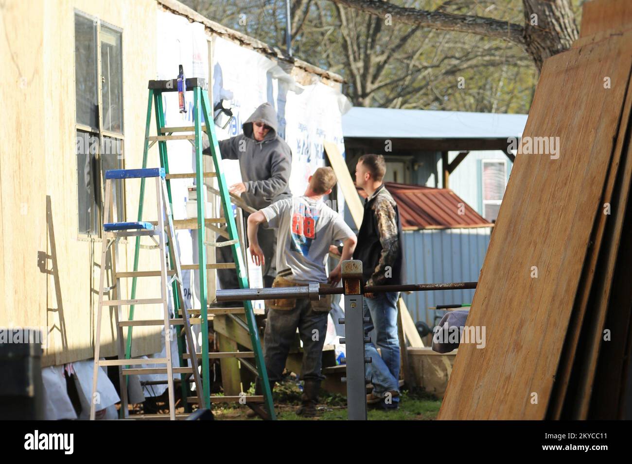 Pecan Valley Estates neighbors started to clean and rebuild homes