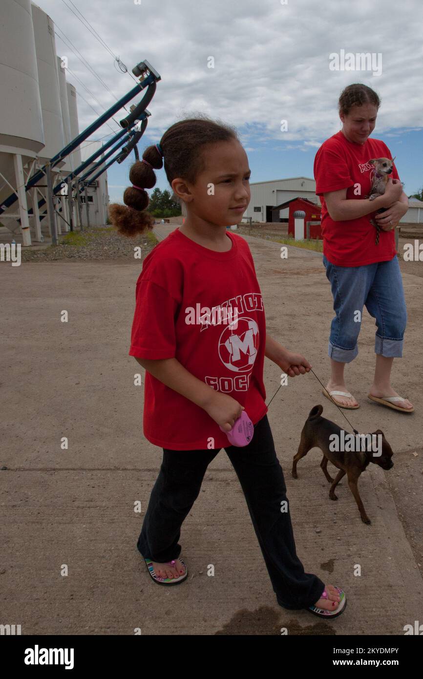 Flooding Minot, N. D. , June 24, 2011 Soraea and her mother, Sara