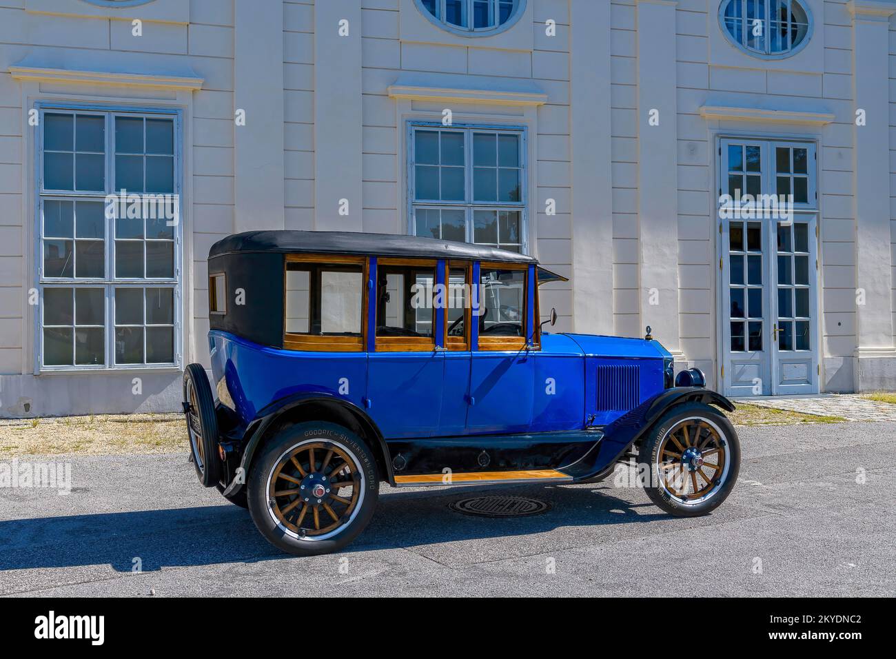 Oldtimer Dort Touring 1922, 4 cylinder, 2300 ccm, 30 hp, 3 speed, 50 km h, 1200 kg, blue, Austria Stock Photo