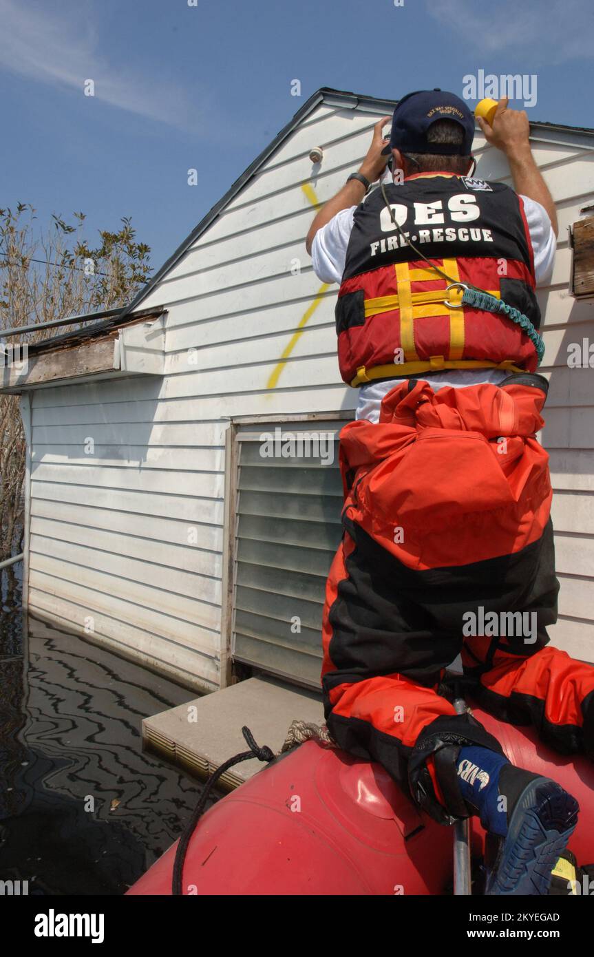 Search Rescue Hurricane Fema urban search rescue teams hi-res stock photography and images - Alamy