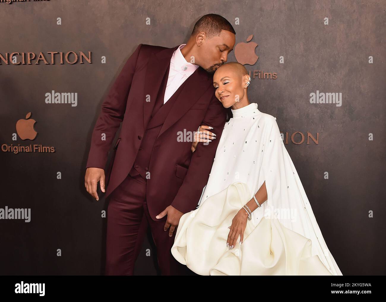 Will Smith and Jada Pinkett Smith walking the red carpet at the ...