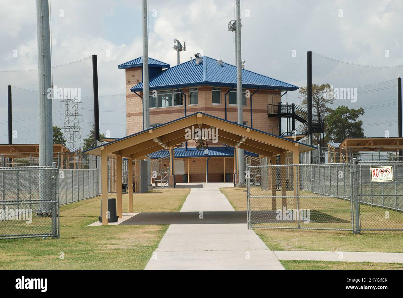 St. Bernard Parish, La., May 25, 2011 -- Levee breaks during Hurricane ...