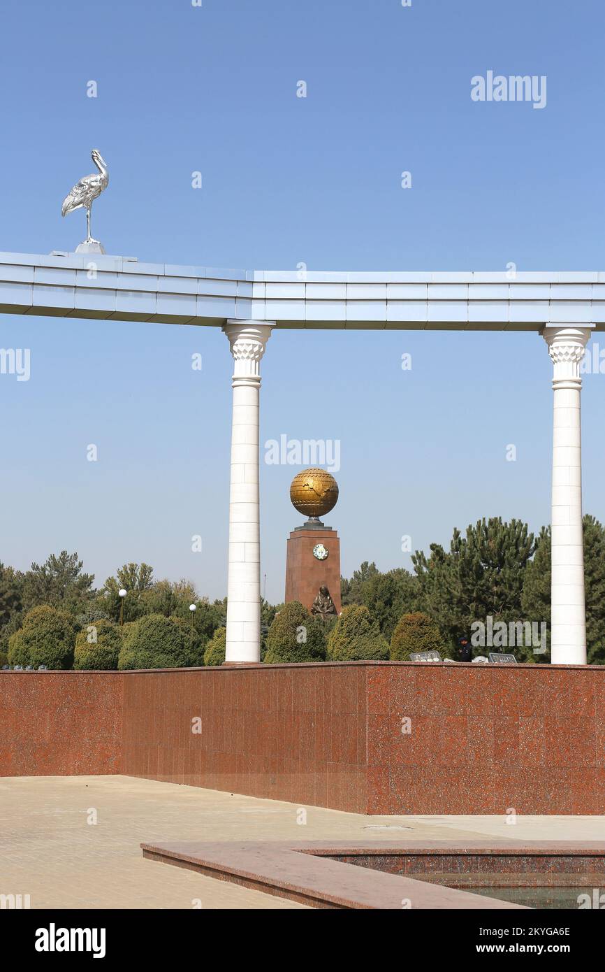 Independence Monument, Mustakillik Maydoni (Independence Square), Sharaf Rashidov Avenue, Central Tashkent, Tashkent Province, Uzbekistan Central Asia Stock Photo