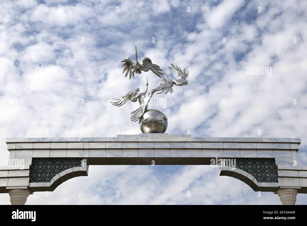 Storks symbolising peace and quietness, Mustakillik Maydoni (Independence Square), Central Tashkent, Tashkent Province, Uzbekistan, Central Asia Stock Photo