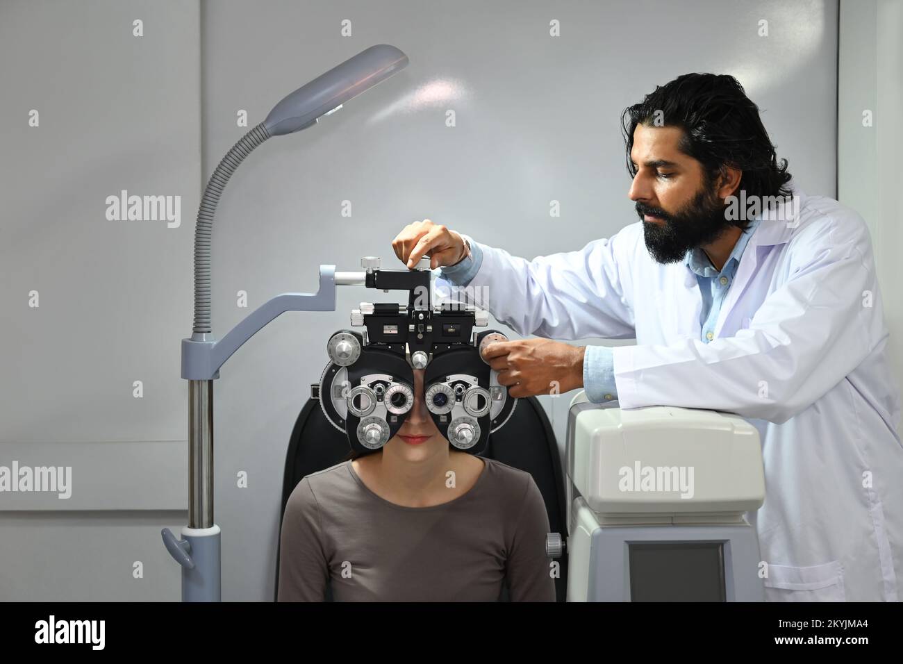 Optical phoropter hi-res stock photography and images - Alamy