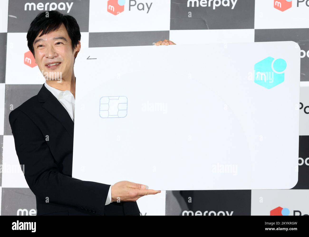 Tokyo, Japan. 1st Dec, 2022. Japanese actor Masato Sakai attends a promotional event of e-comerce giant Mericari's credit card Mercard at the company's headquarters in Tokyo on Thursday, December 1, 2022. Mercari's financial subsidiary Merpay issued their credit card for Mercari users. Credit: Yoshio Tsunoda/AFLO/Alamy Live News Stock Photo