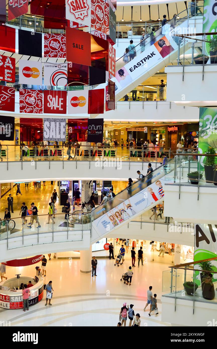 BANGKOK, THAILAND - JUNE 20, 2015: shopping center interior. Shopping ...