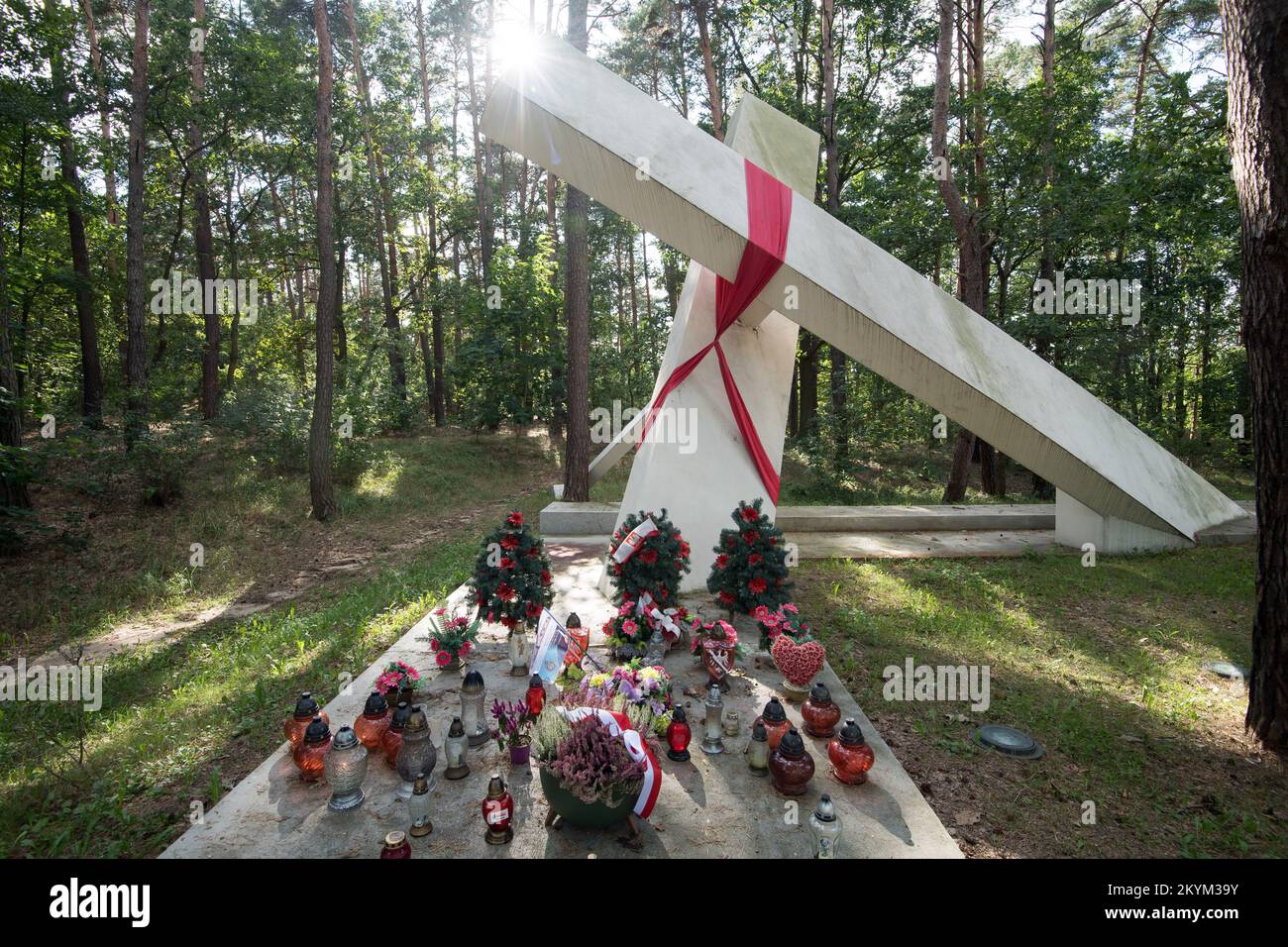 Monument commemorating the 1984 kidnapping and murdering of the Polish Roman Catholic priest, Jerzy Popieluszko, by three agents of communist regime S Stock Photo