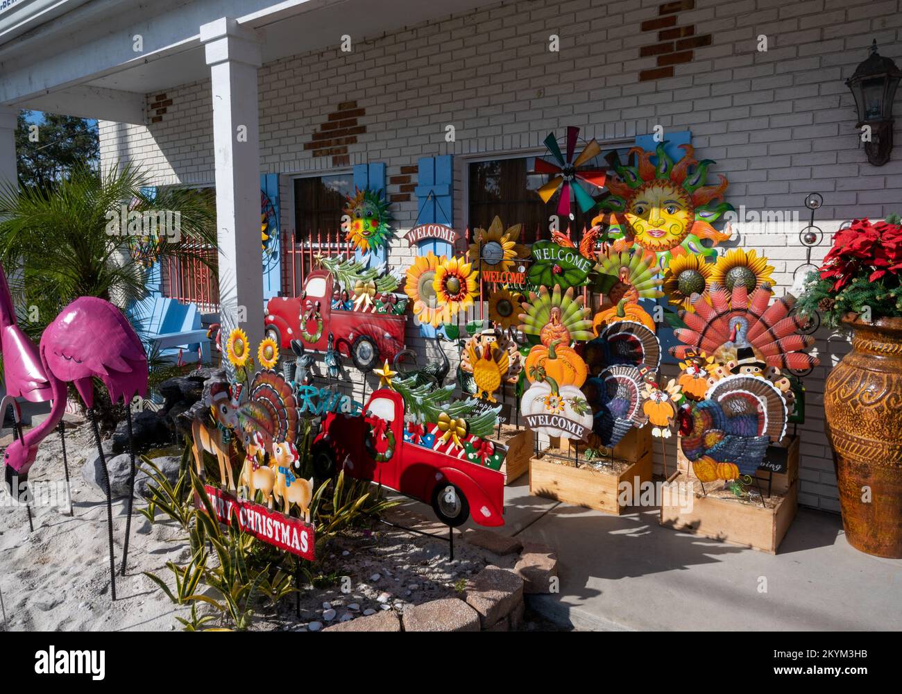 Crystal River, Florida, USA gift store Stock Photo Alamy