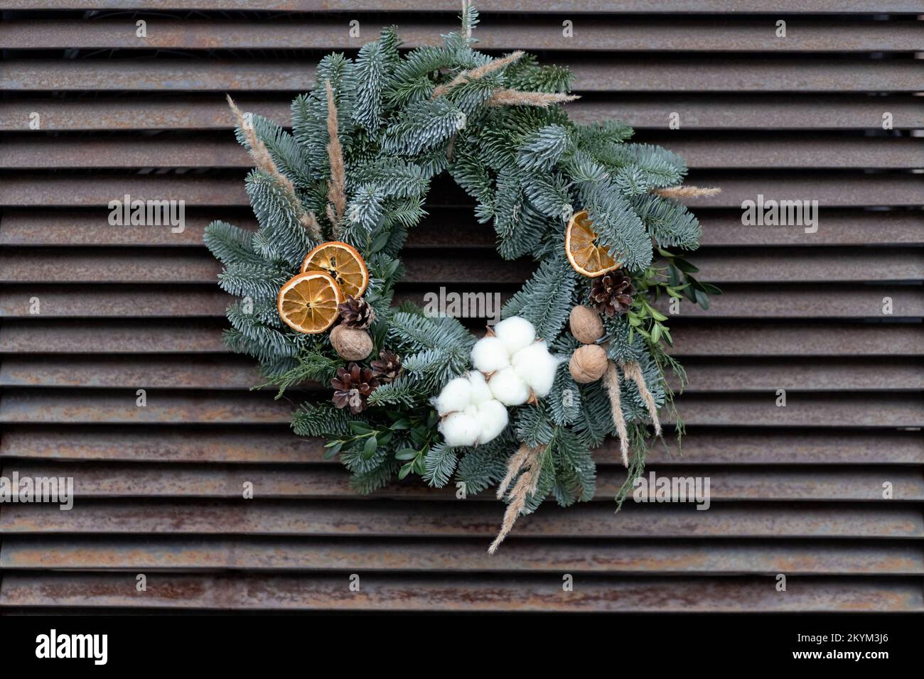 Winter Ribbon Wrap Wreath - Parkbench