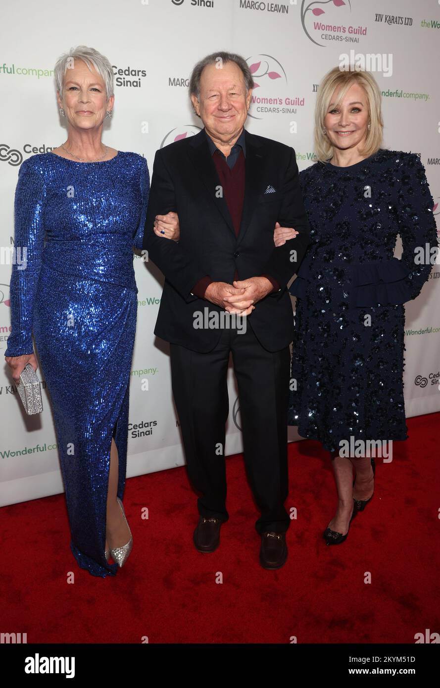 Beverly Hills, Ca. 30th Nov, 2022. Jamie Lee Curtis, Fred Rosen, Nadine Schiff-Rosen at the WomenÕs Guild Cedars-Sinai Disco Ball at the Beverly Hilton on November 30, 2022 in Beverly Hills, California. Credit: Faye Sadou/Media Punch/Alamy Live News Stock Photo