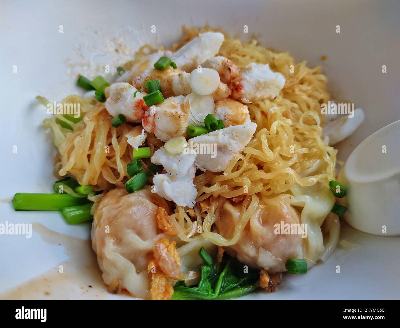 Thai style crab wonton noodle Stock Photo Alamy