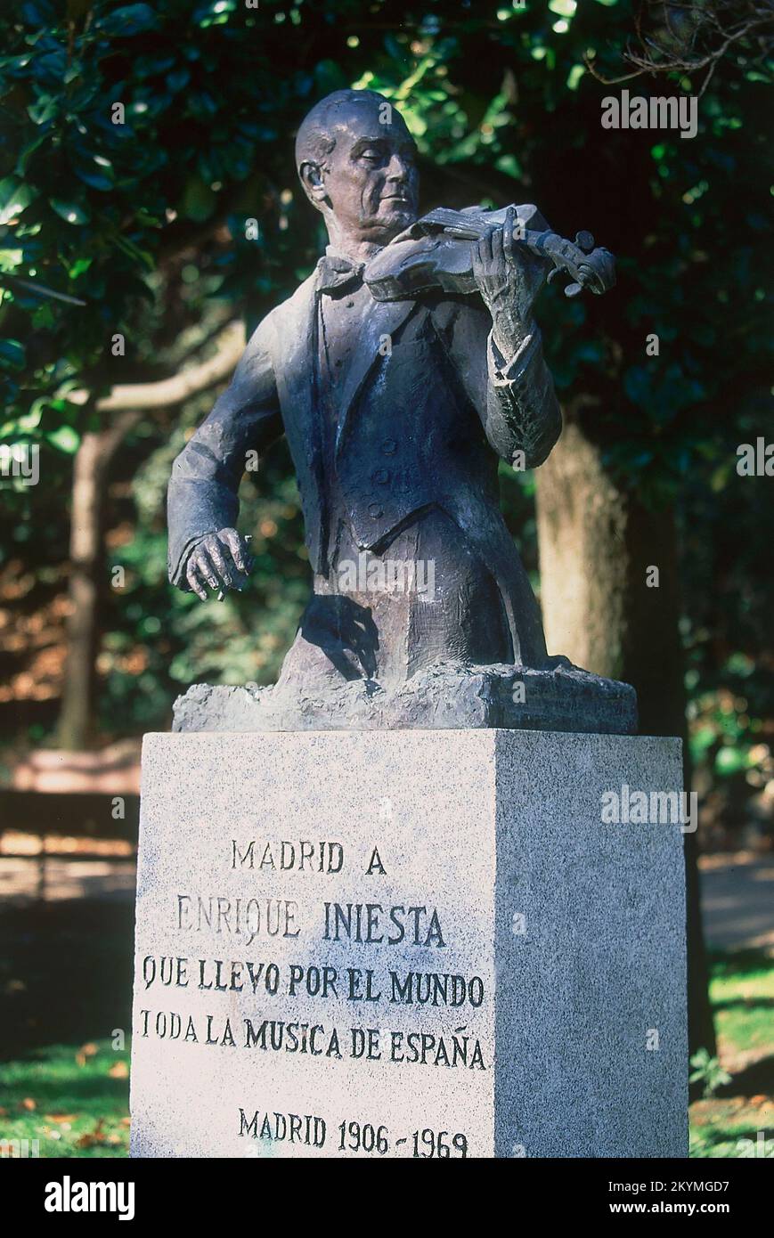MONUMENTO A ENRIQUE INIESTA (1906/1969). Location: PARQUE DE LA FUENTE DEL BERRO. MADRID. SPAIN. Stock Photo