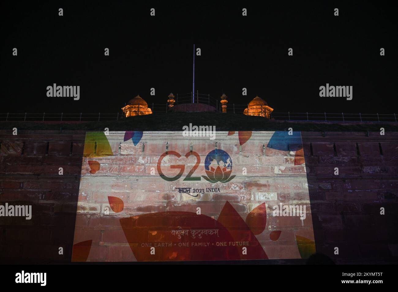 December 1, 2022, New Delhi, Delhi, India: A projection of the G20 or Group of Twenty logo can be seen on the Red Fort monument in New Delhi. India officially assumed the G20 Presidency on December 01, 2022 for a year. (Credit Image: © Kabir Jhangiani/ZUMA Press Wire) Stock Photo