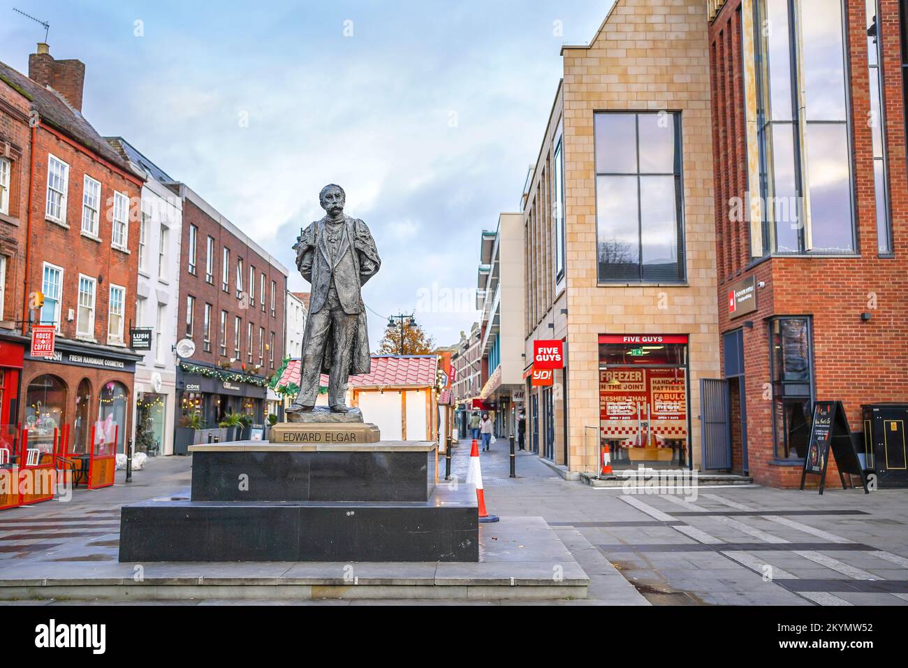 Statue of famous Worcestershire composer Sir Edward Elgar, Foregate  Street, Worcester, Worcestershire, UK. Stock Photo