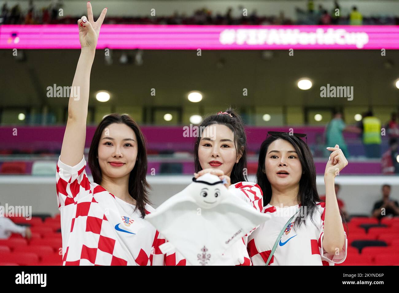 DOHA, QATAR - DECEMBER 1: Supporter of Croatia during the FIFA World Cup Qatar 2022 group F match between Croatia and Belgium at Ahmad Bin Ali Stadium on December 1, 2022 in Doha, Qatar. (Photo by Florencia Tan Jun/PxImages) Stock Photo