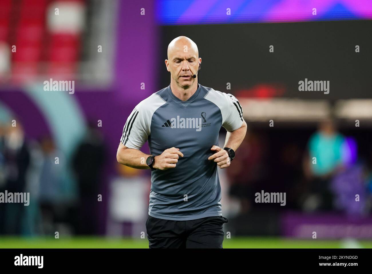 DOHA, QATAR - DECEMBER 1: Referee Anthony Taylor warms up during the FIFA World Cup Qatar 2022 group F match between Croatia and Belgium at Ahmad Bin Ali Stadium on December 1, 2022 in Doha, Qatar. (Photo by Florencia Tan Jun/PxImages) Stock Photo