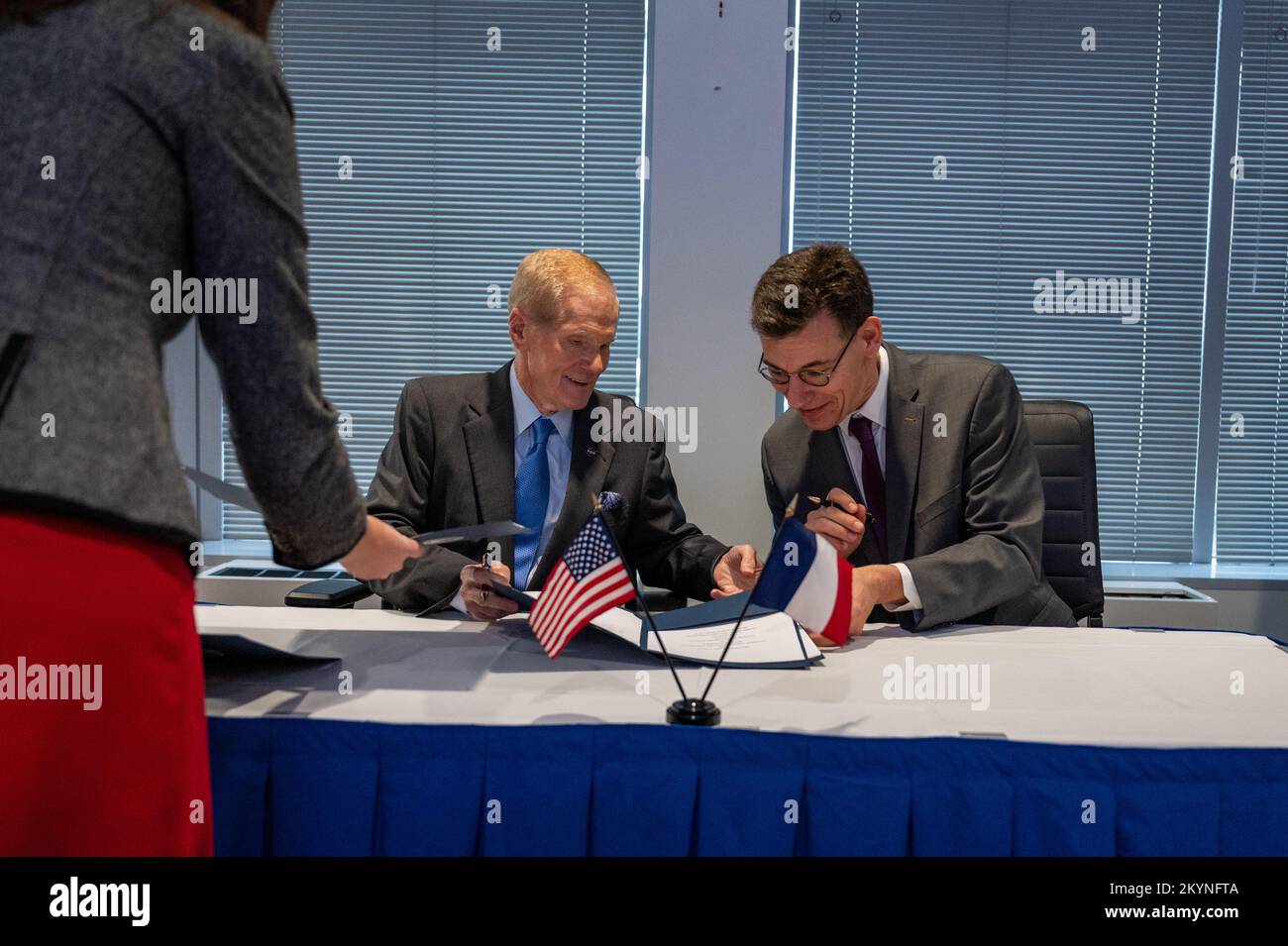 Washington, United States Of America. 30th Nov, 2022. Washington, United States of America. 30 November, 2022. NASA Administrator Bill Nelson, left, and Centre National d'Etudes Spatiales President Dr. President Phillipe Baptiste sign an agreement for the Farside Seismic Suite at the NASA Headquarters Mary W. Jackson Building, November 30, 2022 in Washington, DC, USA. Credit: Keegan Barber/NASA/Alamy Live News Stock Photo