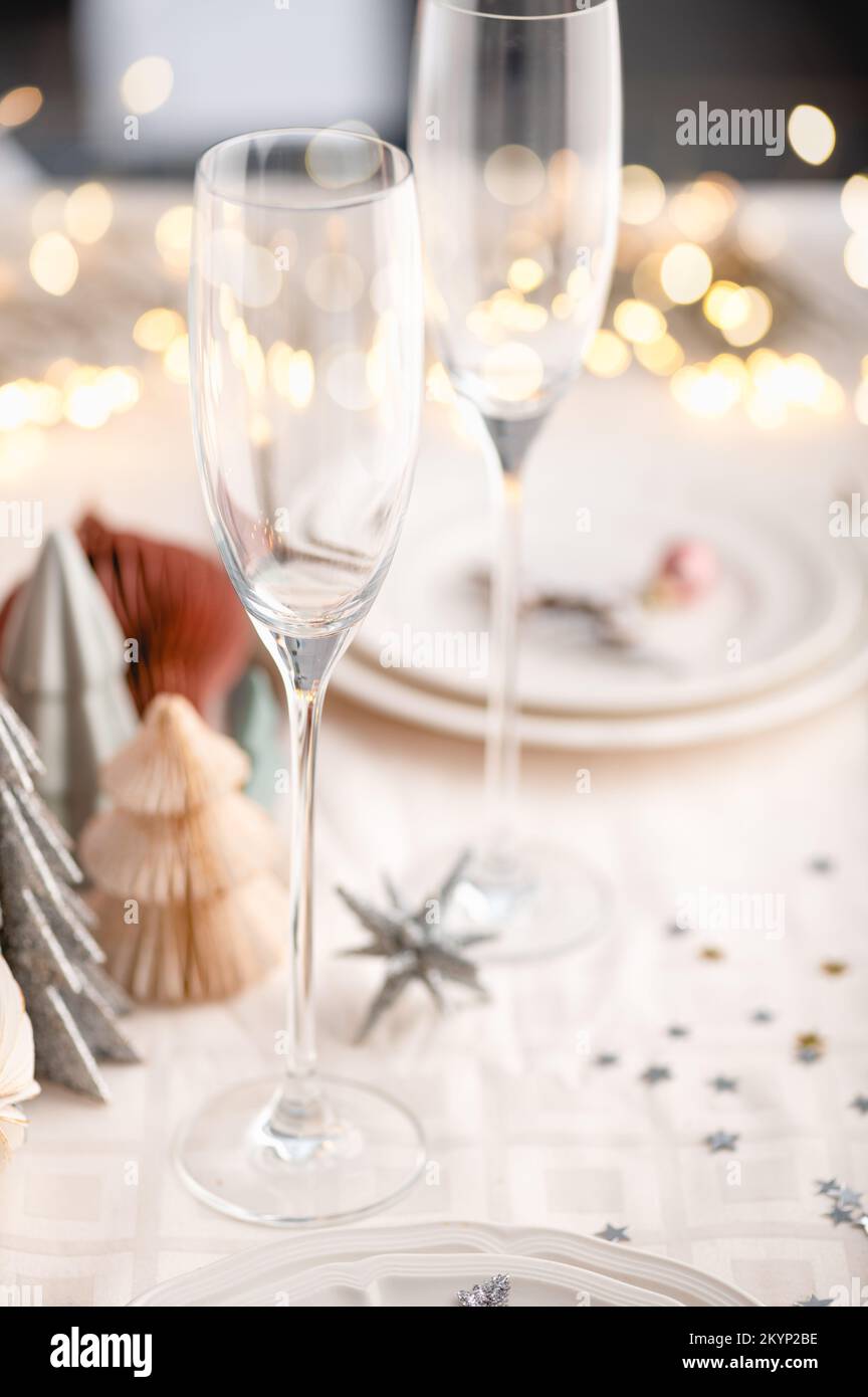 Christmas Table Settings Stock Photo Alamy christmas-table-settings-stock-photo-alamy