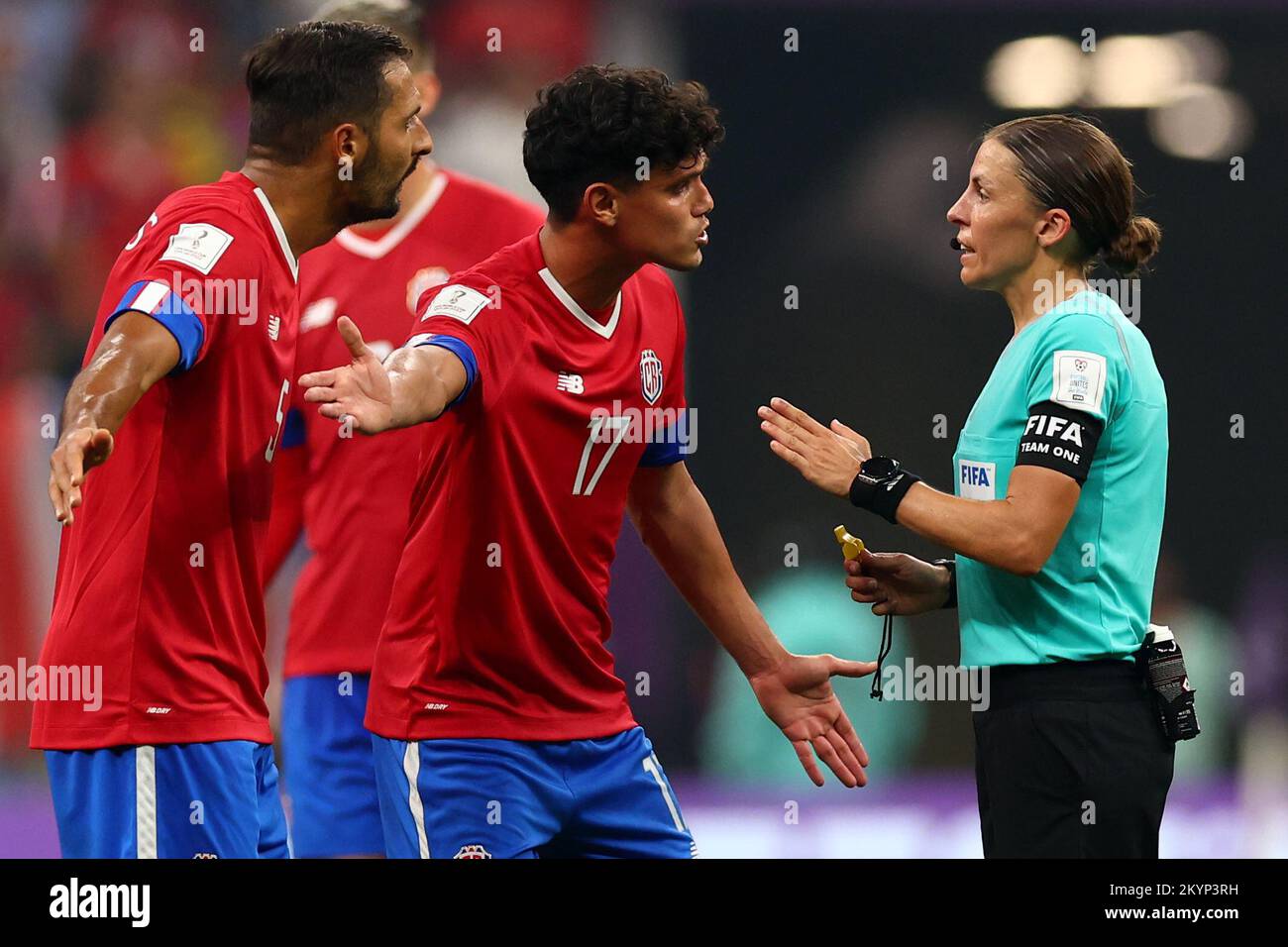 Al Chaur, Qatar. 01st Dec, 2022. Soccer, 2022 World Cup in Qatar, Costa Rica - Germany, preliminary round, Group E, Matchday 3, at Al-Bait Stadium, referee Stephanie Frappart from France talks to Costa Rica's Celso Borges (l) and Costa Rica's Yeltsin Tejeda (M). Credit: Christian Charisius/dpa/Alamy Live News Stock Photo