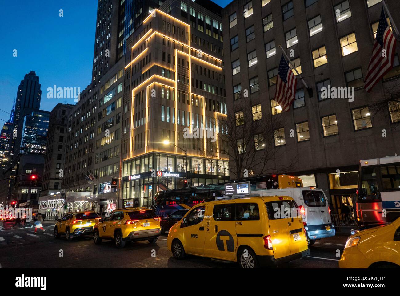 The edges of 530 Fifth Ave are lit up for the holiday season, 2022, New York City, USA. Stock Photo