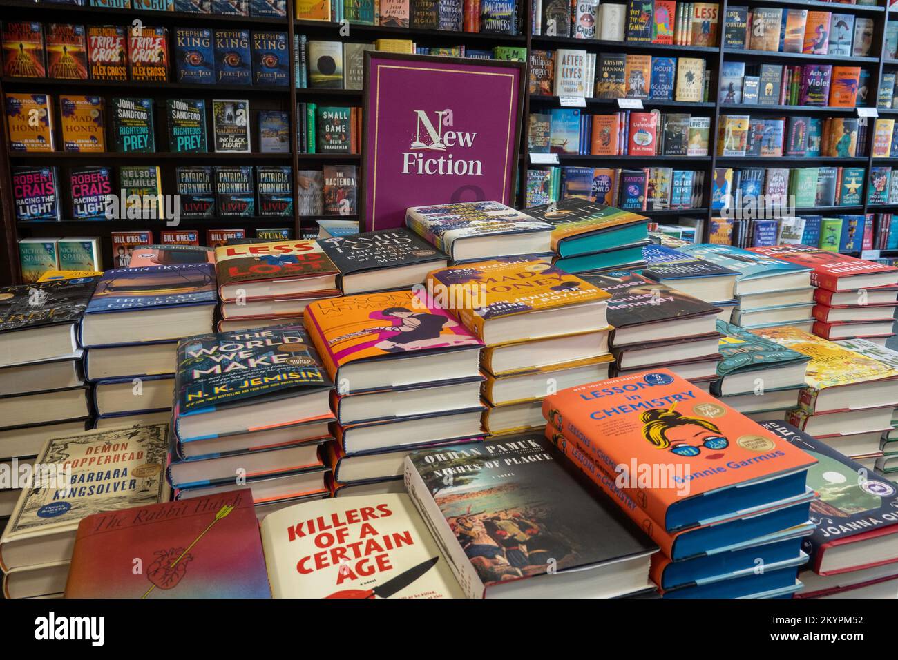 Barnes & Noble booksellers on Union Square has a large selection of merchandise, New York City, USA  2022 Stock Photo