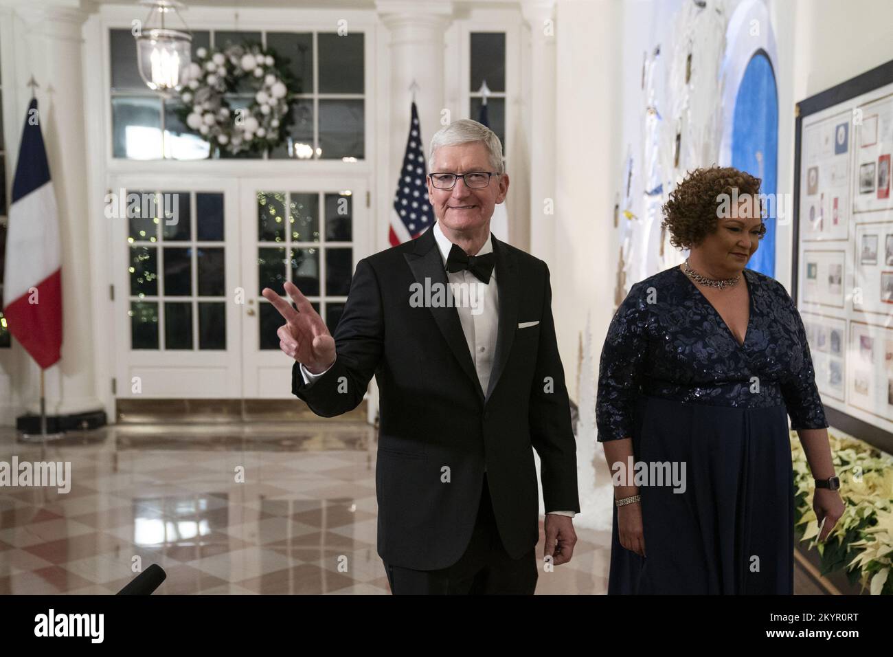 Washington, United States. 01st Dec, 2022. Timothy Cook, CEO of Apple, and Lisa Jackson, Former Administrator of the U.S. Environmental Protection Agency, arrive to attend a State Dinner in honor of President Emmanuel Macron and Brigitte Macron of France hosted by United States President Joe Biden and first lady Dr. Jill Biden at the White House in Washington, DC on Thursday, December 1, 2022. Photo by Sarah Silbiger/UPI Credit: UPI/Alamy Live News Stock Photo