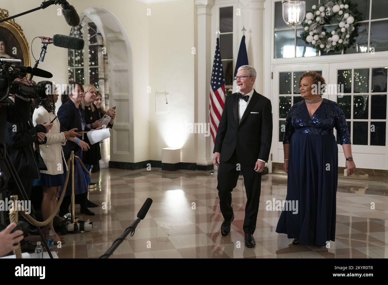 Washington, United States. 01st Dec, 2022. Timothy Cook, CEO of Apple, and Lisa Jackson, Former Administrator of the U.S. Environmental Protection Agency, arrive to attend a State Dinner in honor of President Emmanuel Macron and Brigitte Macron of France hosted by United States President Joe Biden and first lady Dr. Jill Biden at the White House in Washington, DC on Thursday, December 1, 2022. Photo by Sarah Silbiger/UPI Credit: UPI/Alamy Live News Stock Photo