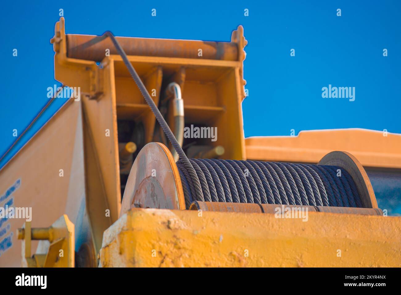 Lifting crane steel heavy winch pull rope lift industrial cable load