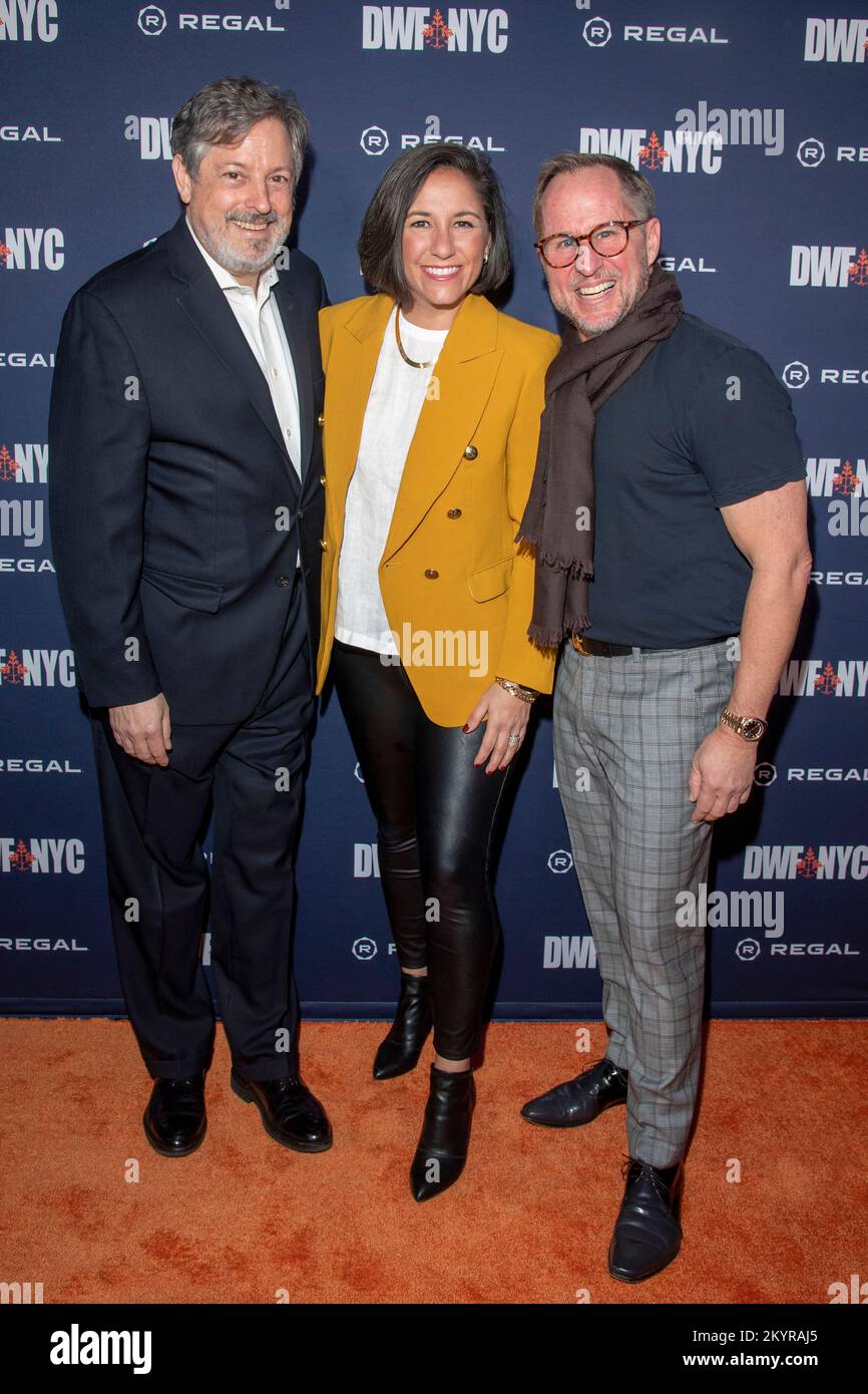 Michalos NEW YORK, NEW YORK - DECEMBER 01: RK Greene, Leah Michalos and George ...