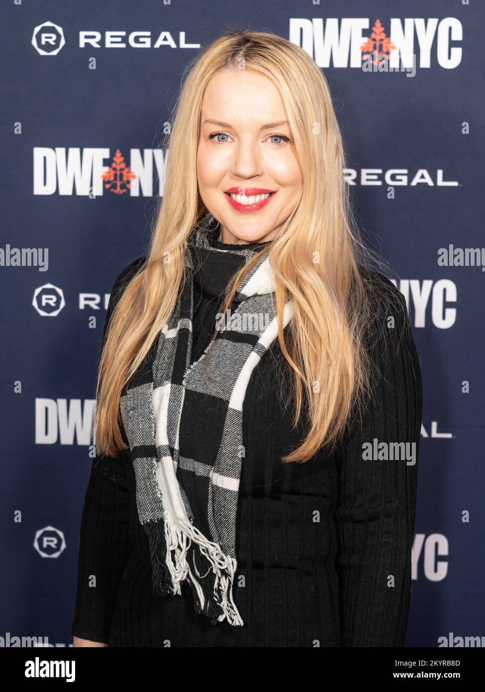 New York, New York, USA. 1st Dec, 2022. Leslie Mills attends opening