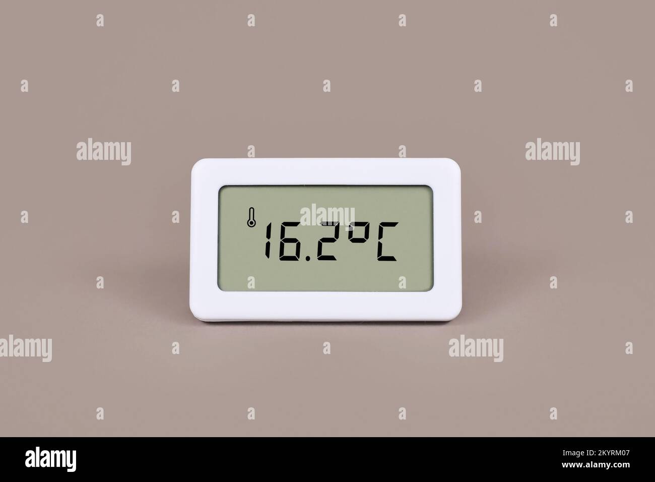 Digital thermometer showing cold room temperature of 16.7 degree Celsius Stock Photo Alamy