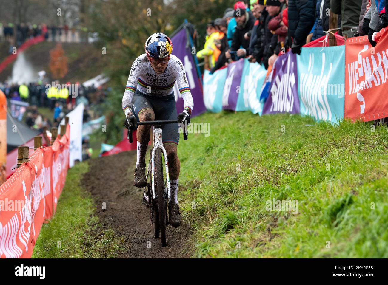 tom-pidcock-in-the-cyclocross-world-cup-hulst-stock-photo-alamy
