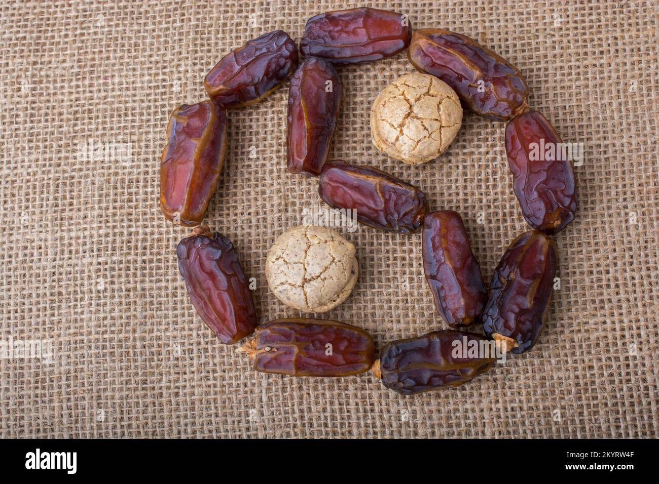 Date fruit form a Ying-yang as icon of harmony and balance Stock Photo