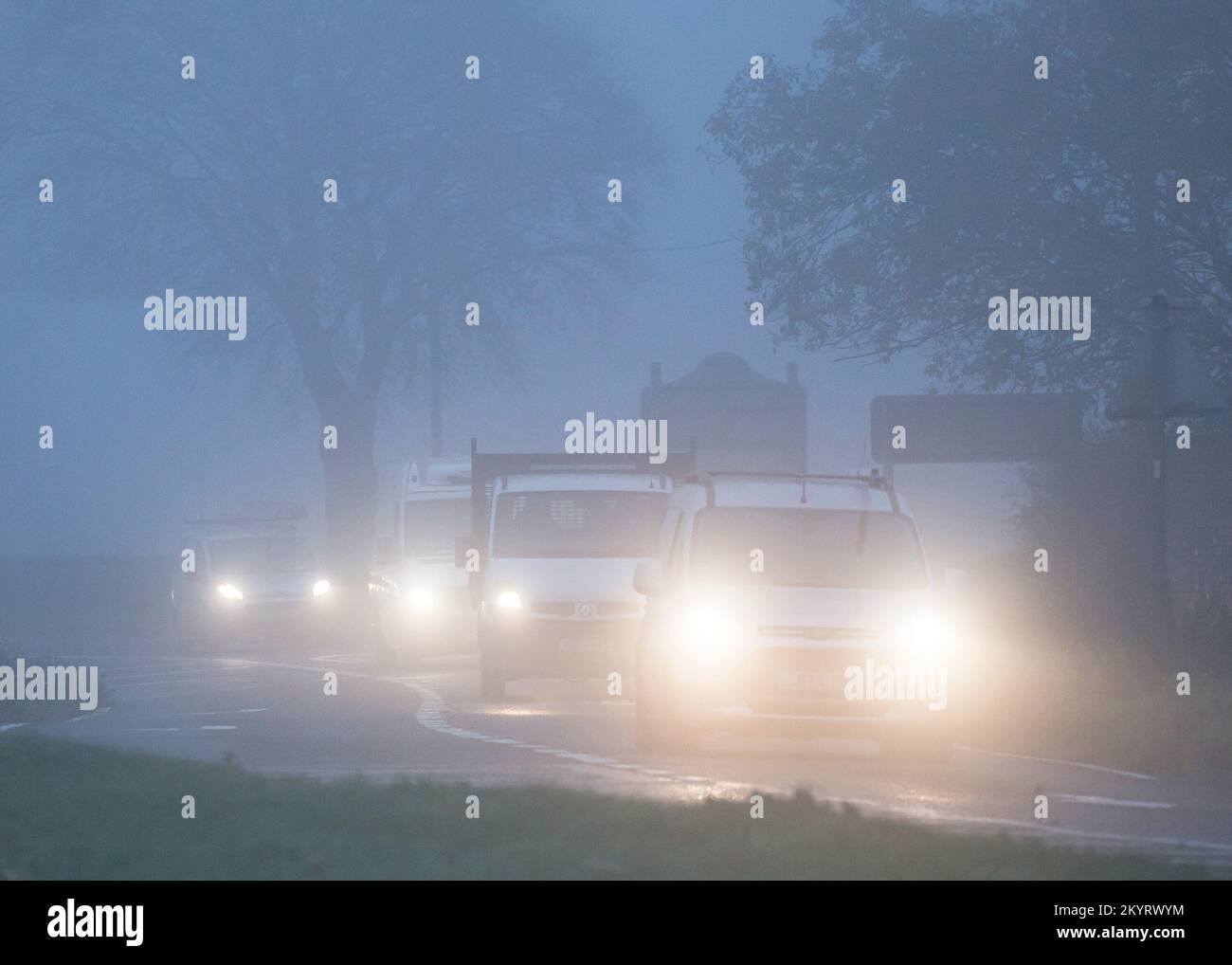 Kidderminster, UK. 2nd December, 2022. UK weather Dense fog and mist
