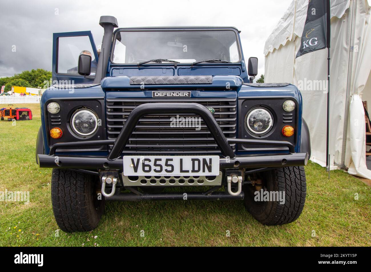 Defender jeep hi-res stock photography and images - Alamy