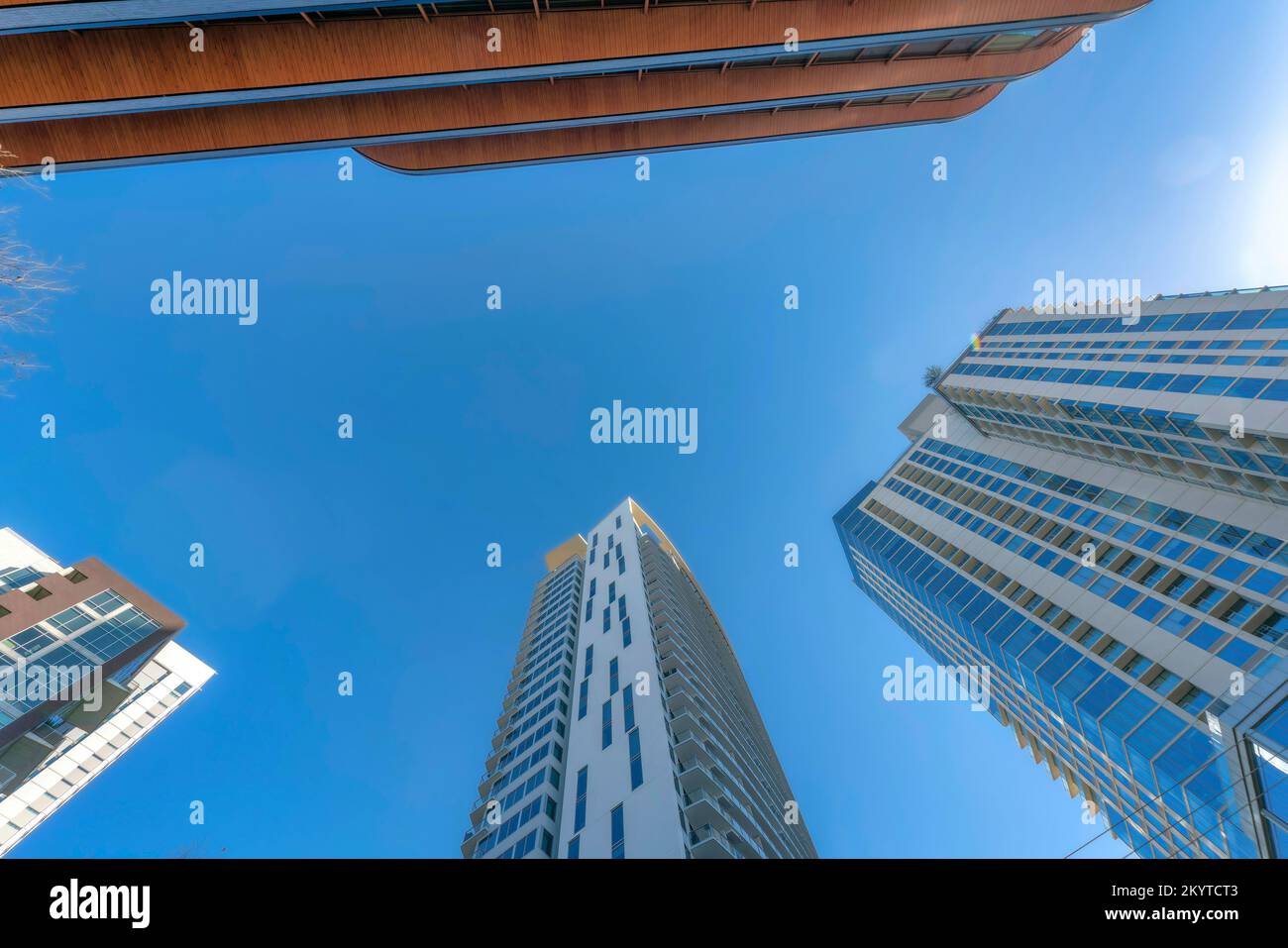 Three residential high rises hi-res stock photography and images - Alamy