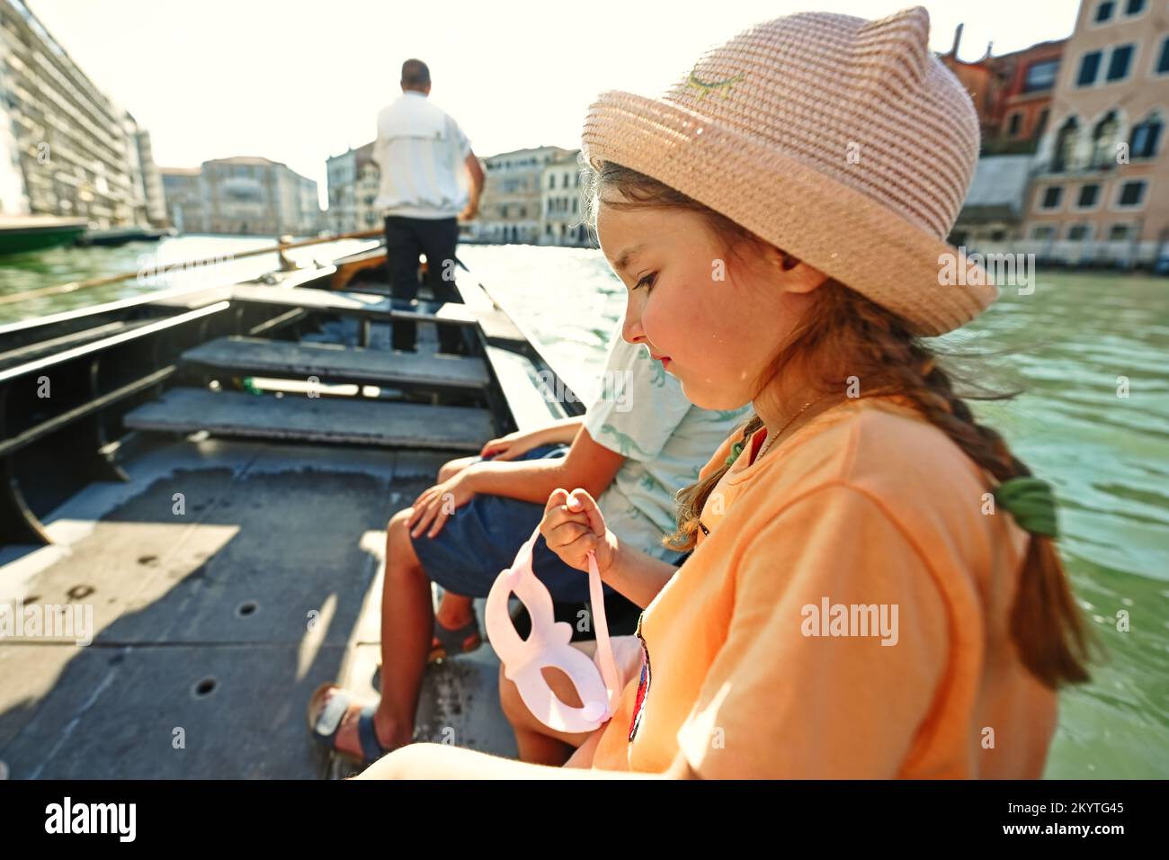 Sunset gondola ride venice hi-res stock photography and images - Alamy