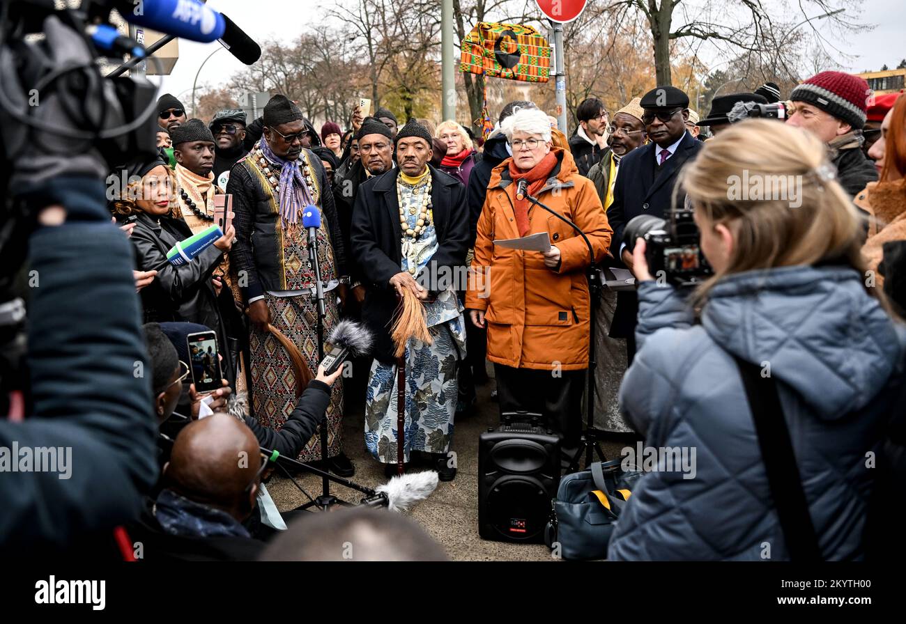 Berlin, Germany. 02nd Dec, 2022. District Mayor of the Mitte district, Stefanie Remlinger (Bündnis 90/Die Grünen) and the King Jean-Yves Eboumbou Douala Bell at the street renaming in the African Quarter. The 'Nachtigalplatz' was renamed 'Manga Bell Square'. This honors the resistance fighters Rudolf and Emily Duala Manga Bell during the German colonial period in Cameroon. Credit: Britta Pedersen/dpa/Alamy Live News Stock Photo