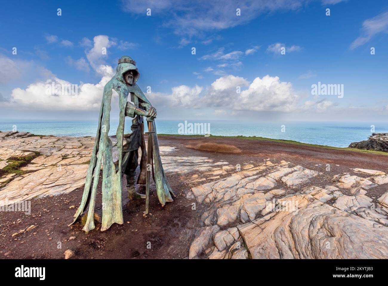 King arthur statue tintagel hires stock photography and images Alamy
