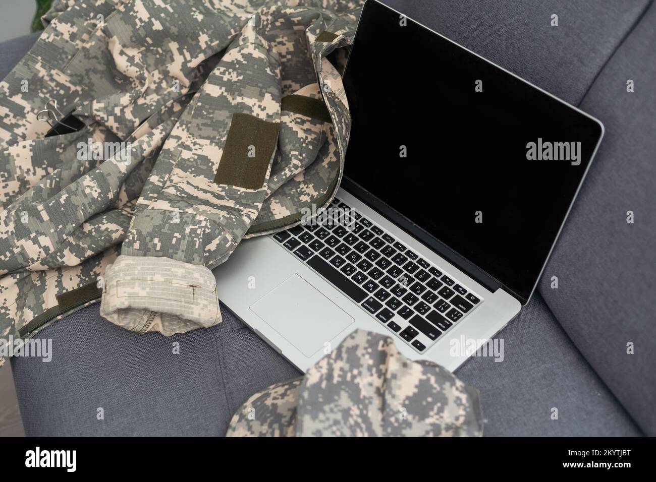Cyber warfare military hi-res stock photography and images - Alamy