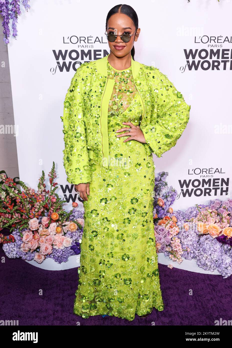 Los Angeles, United States. 01st Dec, 2022. LOS ANGELES, CALIFORNIA, USA - DECEMBER 01: American singer and songwriter H.E.R. (Gabriella Sarmiento Wilson) arrives at the L'Oreal Paris' Women Of Worth Celebration 2022 held at The Ebell of Los Angeles on December 1, 2022 in Los Angeles, California, United States. (Photo by Xavier Collin/Image Press Agency) Credit: Image Press Agency/Alamy Live News Stock Photo