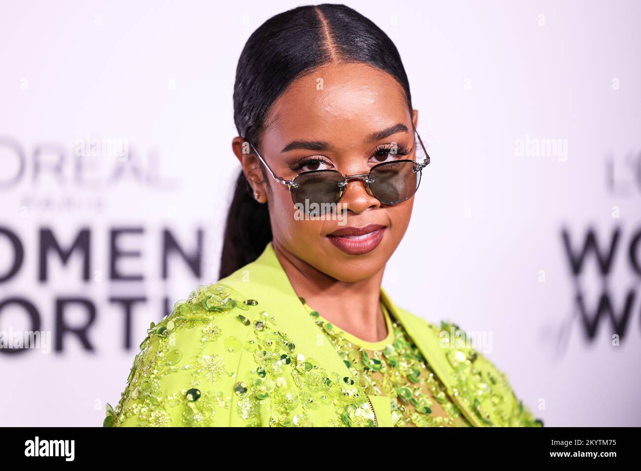 Los Angeles, United States. 01st Dec, 2022. LOS ANGELES, CALIFORNIA, USA - DECEMBER 01: American singer and songwriter H.E.R. (Gabriella Sarmiento Wilson) arrives at the L'Oreal Paris' Women Of Worth Celebration 2022 held at The Ebell of Los Angeles on December 1, 2022 in Los Angeles, California, United States. (Photo by Xavier Collin/Image Press Agency) Credit: Image Press Agency/Alamy Live News Stock Photo